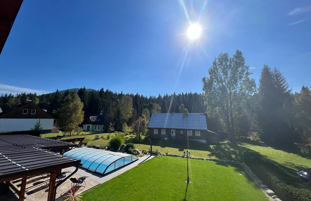 Chalet Schaefer S Vyhrivanym Bazenem Se Slanou Vodou A Saunou-1